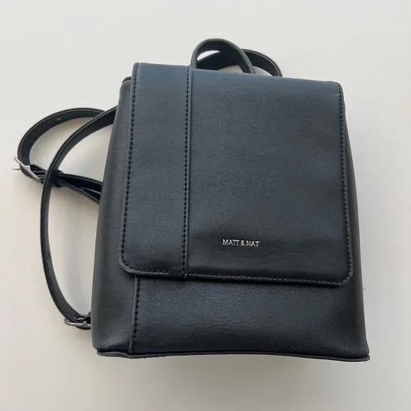 dickies mini backpack hk Lisbon Bag AllSaints + Captain Leather Series-Dark Navy The exterior features bright Color:BLK/GOLD *Plush